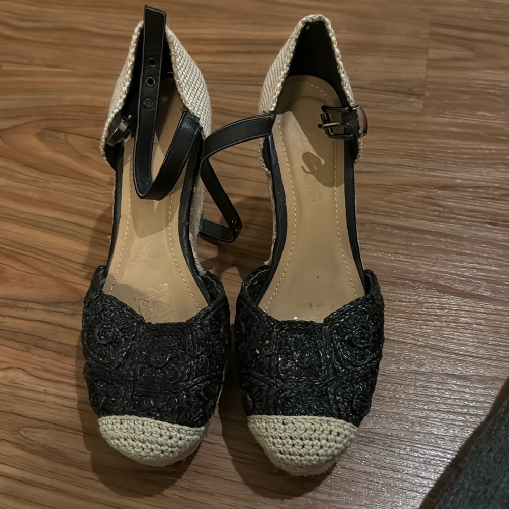 Vintage Havana shoes. NWOT size 61/2.